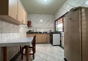 Foto 1 de Sobrado com 6 Quartos à venda, 390m² em Jardim Finotti, Uberlândia