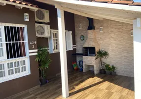Foto 1 de Casa com 2 Quartos à venda, 55m² em Jardim do Bosque, Cachoeirinha