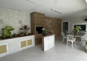 Foto 1 de Casa de Condomínio com 4 Quartos para alugar, 900m² em Barra da Tijuca, Rio de Janeiro
