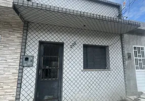 Foto 1 de Casa com 2 Quartos para alugar, 102m² em Prado, Maceió
