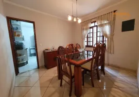 Foto 1 de Sobrado com 3 Quartos à venda, 190m² em Vila Sônia, São Paulo