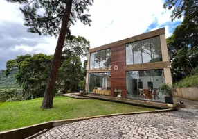 Foto 1 de Casa de Condomínio com 5 Quartos à venda, 430m² em Granja Comary, Teresópolis