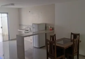 Foto 1 de Casa com 2 Quartos para alugar, 90m² em Vale das Palmeiras, Macaé
