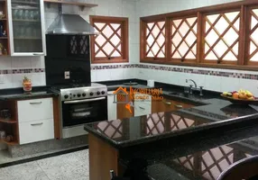 Foto 1 de Sobrado com 4 Quartos à venda, 250m² em Jardim Paraventi, Guarulhos