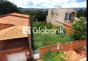 Foto 1 de Lote/Terreno à venda, 358m² em Santo Inácio, Montes Claros