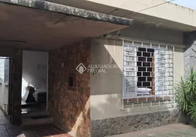 Foto 1 de Casa com 3 Quartos à venda, 136m² em Santa Maria Goretti, Porto Alegre