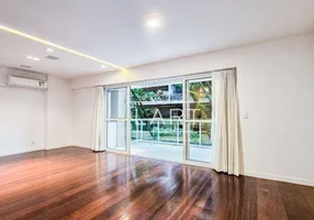 Foto 1 de Apartamento com 3 Quartos para venda ou aluguel, 220m² em Leblon, Rio de Janeiro