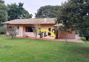 Foto 1 de Fazenda/Sítio com 4 Quartos para venda ou aluguel, 213m² em Jardim Atalaia, Cotia