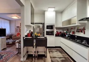Foto 1 de Apartamento com 2 Quartos à venda, 108m² em Centro, Florianópolis