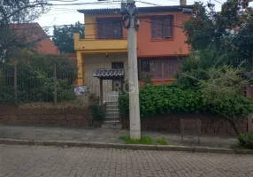 Foto 1 de Casa com 3 Quartos à venda, 219m² em Teresópolis, Porto Alegre