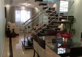 Foto 1 de Sobrado com 4 Quartos à venda, 175m² em Jardim Santa Clara, Guarulhos