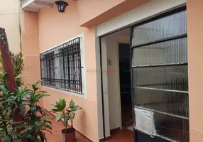 Foto 1 de Casa com 4 Quartos à venda, 180m² em Jardim dos Prados, São Paulo