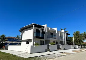 Foto 1 de Casa com 3 Quartos à venda, 107m² em Praia do Meio - Ens Brito, Palhoça