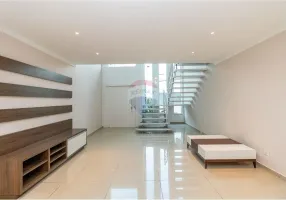 Foto 1 de Casa de Condomínio com 3 Quartos à venda, 247m² em Orleans, Curitiba