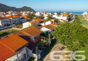 Foto 1 de Sobrado com 4 Quartos à venda, 216m² em Balneário Enseada, São Francisco do Sul