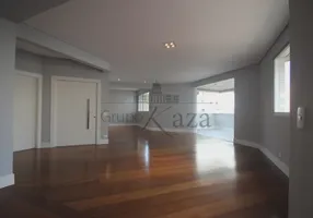 Foto 1 de Apartamento com 3 Quartos para venda ou aluguel, 245m² em Moema, São Paulo