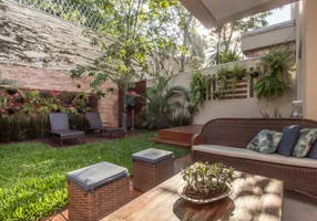 Foto 1 de Casa de Condomínio com 3 Quartos à venda, 278m² em Chácara Monte Alegre, São Paulo