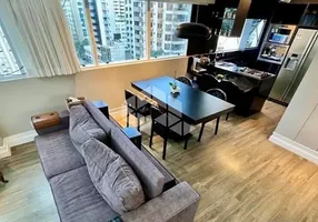 Foto 1 de Apartamento com 1 Quarto à venda, 86m² em Centro, Florianópolis