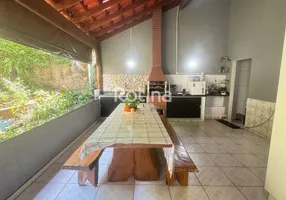Foto 1 de Casa com 3 Quartos à venda, 170m² em Taiaman, Uberlândia