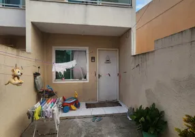 Foto 1 de Casa com 2 Quartos à venda, 75m² em Cerâmica, Nova Iguaçu