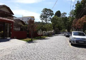 Foto 1 de Lote/Terreno à venda, 560m² em Baldeador, Niterói