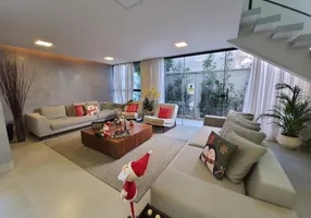 Foto 1 de Casa de Condomínio com 4 Quartos à venda, 280m² em Condominio Barcelona, Uberlândia