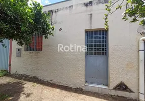 Foto 1 de Casa de Condomínio com 1 Quarto para alugar, 30m² em Santa Mônica, Uberlândia