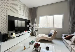 Foto 1 de Casa com 3 Quartos à venda, 257m² em Jardim Colina, Uberlândia