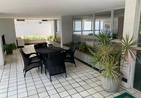 Foto 1 de Apartamento com 4 Quartos para venda ou aluguel, 187m² em Tamarineira, Recife