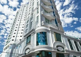 Foto 1 de Apartamento com 3 Quartos à venda, 255m² em Barra Sul, Balneário Camboriú