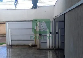 Foto 1 de Casa com 5 Quartos para alugar, 180m² em Jardim Patrícia, Uberlândia