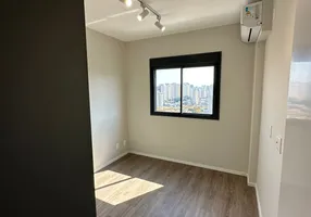 Foto 1 de Apartamento com 2 Quartos para alugar, 40m² em Moema, São Paulo