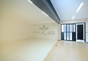 Foto 1 de Casa com 4 Quartos para alugar, 230m² em Jardim América, São Paulo