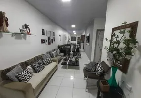 Foto 1 de Casa de Condomínio com 3 Quartos à venda, 250m² em Colônia Santo Antônio, Manaus