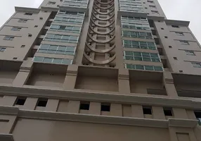 Foto 1 de Apartamento com 2 Quartos à venda, 96m² em Centro, Balneário Camboriú