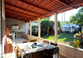 Foto 1 de Casa com 4 Quartos à venda, 236m² em Jardim Vitoria, Goiânia