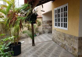 Foto 1 de Casa de Condomínio com 4 Quartos à venda, 165m² em Amendoeira, São Gonçalo