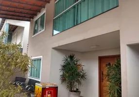 Foto 1 de Casa com 4 Quartos à venda, 250m² em Jardim Guadalajara, Vila Velha