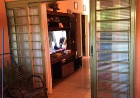 Foto 1 de Casa com 3 Quartos à venda, 204m² em Ipiranga, Ribeirão Preto