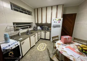 Foto 1 de Sobrado com 3 Quartos para alugar, 150m² em Parque Sevilha, São Paulo