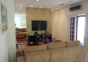 Foto 1 de Sobrado com 3 Quartos à venda, 200m² em São Francisco, Niterói