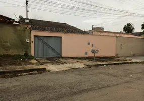Foto 1 de Casa com 3 Quartos para alugar, 160m² em Jardim Presidente, Goiânia