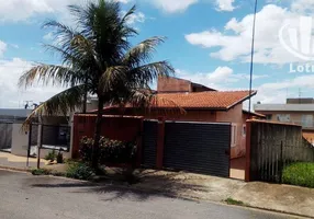 Foto 1 de Casa com 3 Quartos à venda, 195m² em Nova Jaguariuna , Jaguariúna
