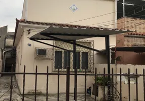 Foto 1 de Casa com 2 Quartos à venda, 70m² em Olaria, Rio de Janeiro