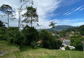 Foto 1 de Lote/Terreno à venda, 300m² em Iúcas, Teresópolis