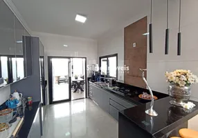 Foto 1 de Casa com 3 Quartos à venda, 245m² em Alto Umuarama, Uberlândia