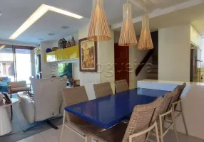 Foto 1 de Casa de Condomínio com 4 Quartos à venda, 240m² em Muro Alto, Ipojuca