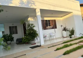 Foto 1 de Casa com 3 Quartos à venda, 320m² em Barro Vermelho, Natal