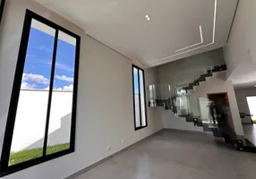 Foto 1 de Sobrado com 3 Quartos à venda, 165m² em Jardim Colina, Uberlândia