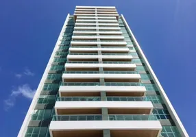 Foto 1 de Apartamento com 4 Quartos para alugar, 226m² em Guaxuma, Maceió